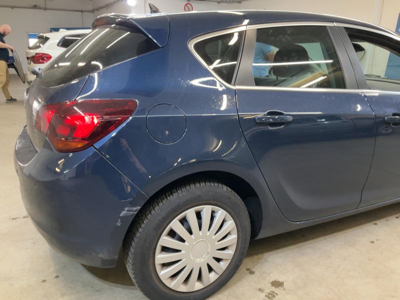 Opel Astra 1.4 Turbo Innovation 2011 – снимка 8