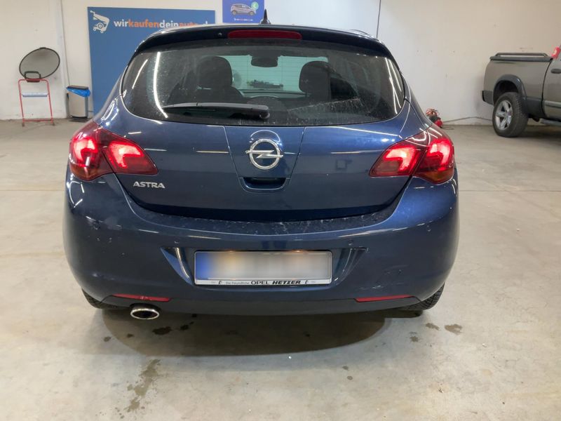 Opel Astra 1.4 Turbo Innovation 2011 – снимка 7