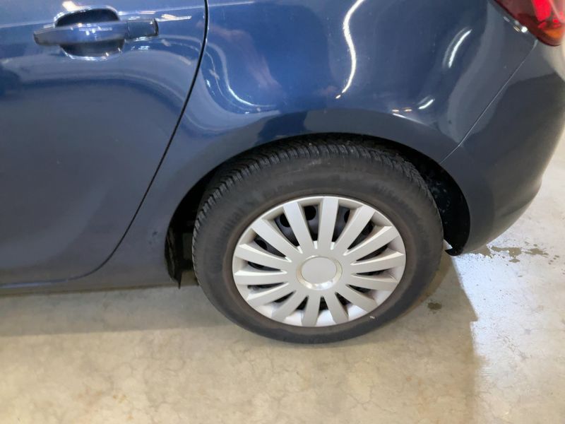 Opel Astra 1.4 Turbo Innovation 2011 – снимка 5