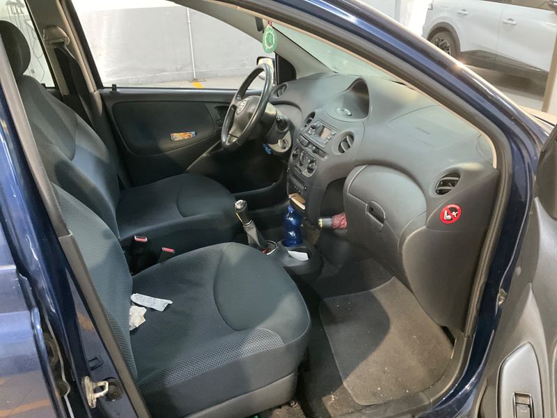 Toyota Yaris 1.0 VVT-i 2005 – снимка 3