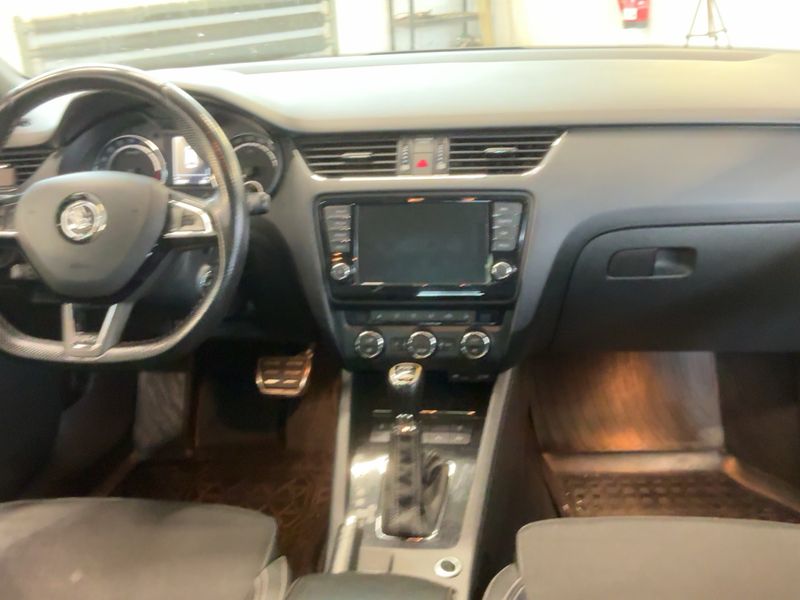 Skoda Octavia 2.0 TDI RS 2015 – снимка 17