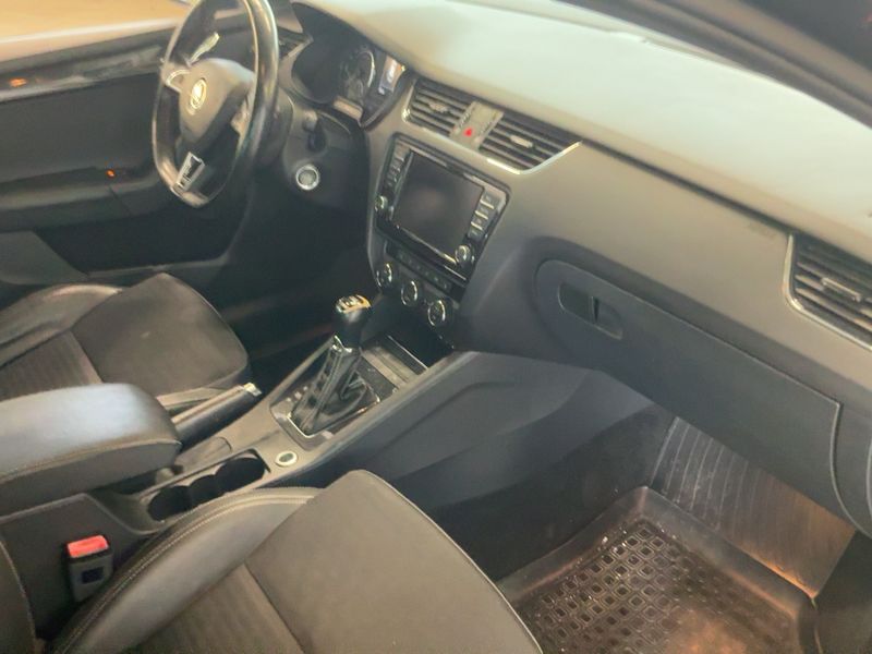 Skoda Octavia 2.0 TDI RS 2015 – снимка 16