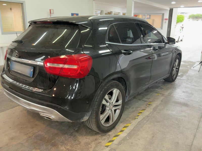 Mercedes-Benz GLA-Klasse GLA 200 d 4Matic Sport 2015 – снимка 8