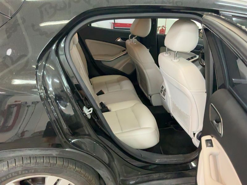 Mercedes-Benz GLA-Klasse GLA 200 d 4Matic Sport 2015 – снимка 19