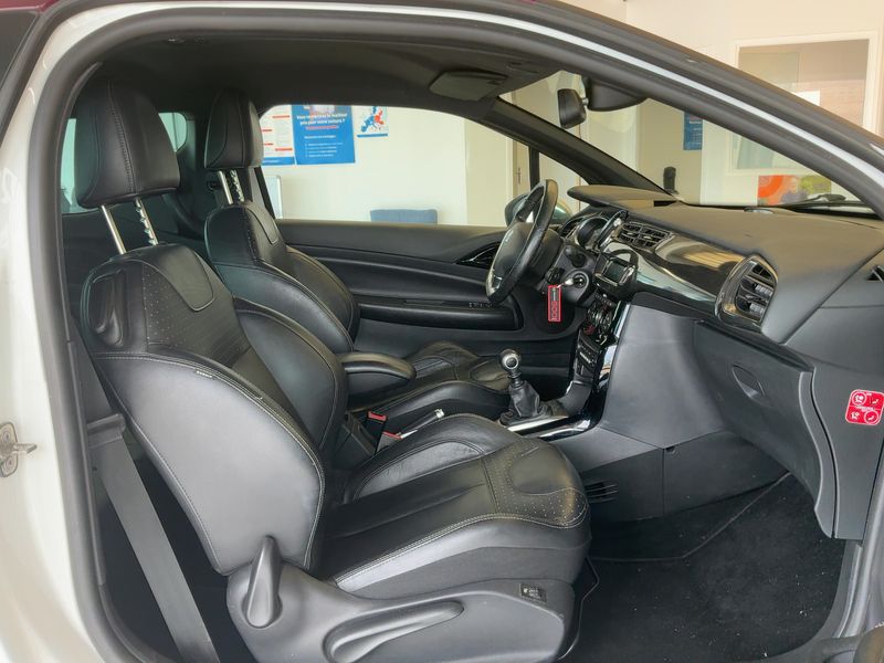 Citroen DS3 1.6 HDi SportChic 2011 – снимка 16