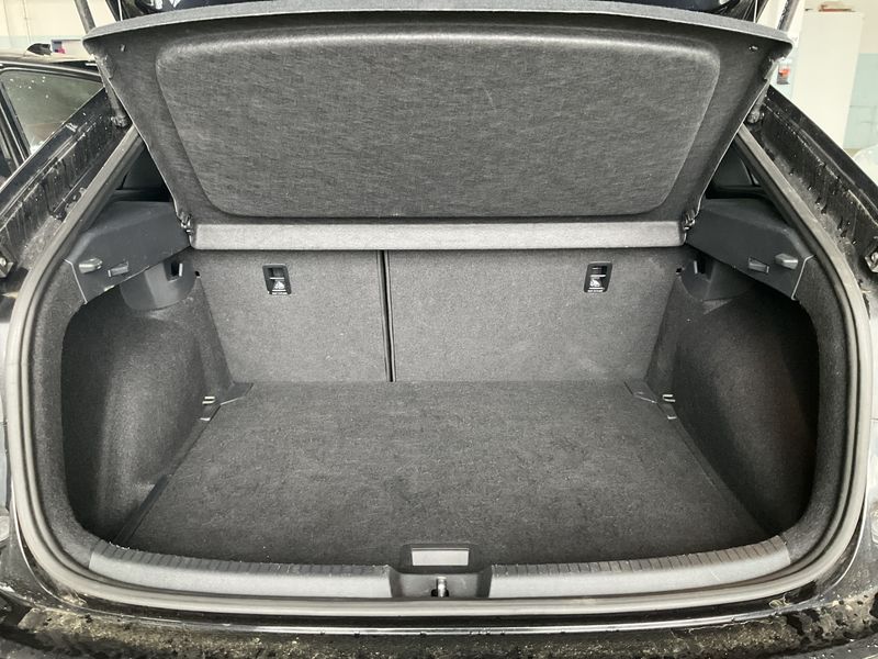 Volkswagen Taigo 1.0 TSI R-Line 2025 – снимка 9