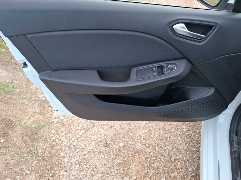 Renault Clio 1.0 TCe Business 2020 – снимка 45