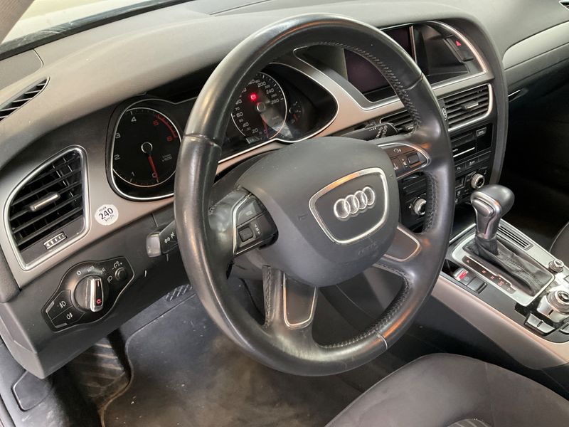 Audi A4 2.0 TDI Ambiente 2013 – снимка 30