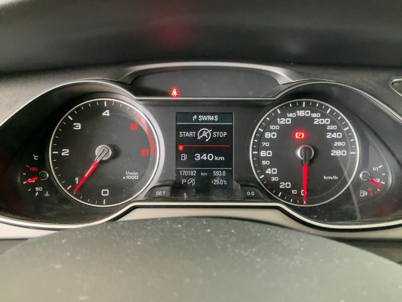 Audi A4 2.0 TDI Ambiente 2013 – снимка 19