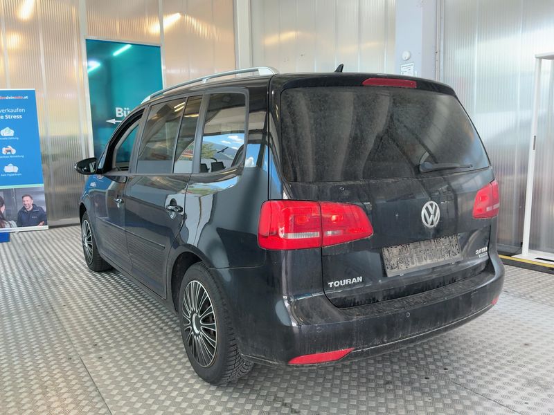 Volkswagen Touran 2.0 TDI Design Edition BlueMotion Tech 2011 – снимка 6