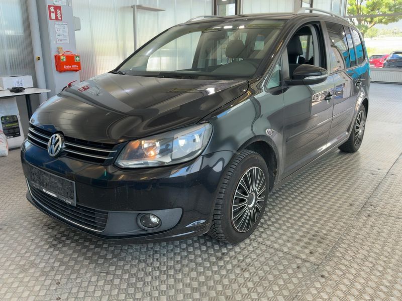 Volkswagen Touran 2.0 TDI Design Edition BlueMotion Tech 2011 – снимка 2