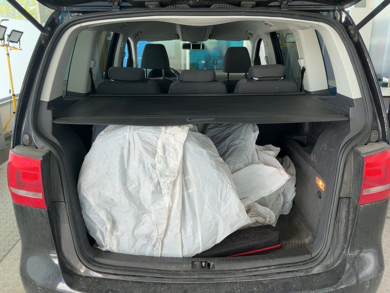 Volkswagen Touran 2.0 TDI Design Edition BlueMotion Tech 2011 – снимка 16