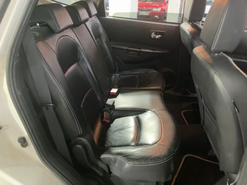 Nissan Qashqai+2 1.5 Turbodiesel Acenta 2011 – снимка 19