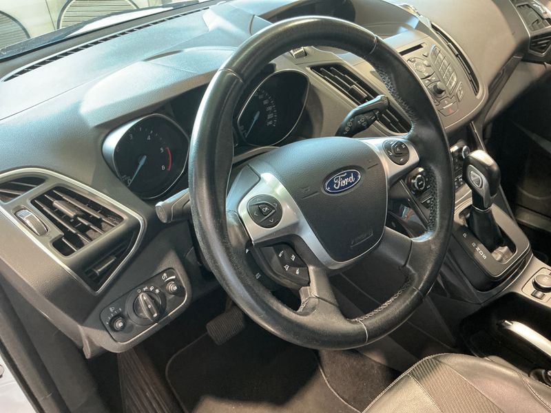 Ford Kuga 2.0 TDCi Titanium 2015 – снимка 32