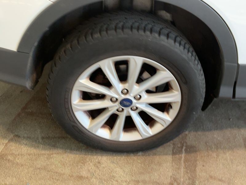 Ford Kuga 2.0 TDCi Titanium 2015 – снимка 9
