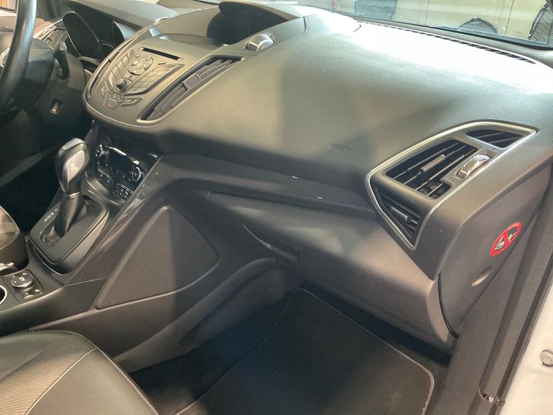 Ford Kuga 2.0 TDCi Titanium 2015 – снимка 30