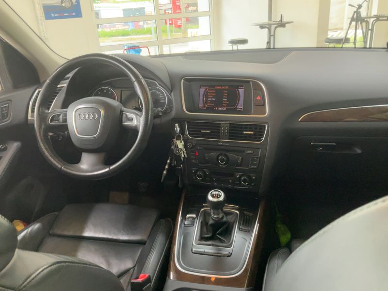 Audi Q5 2.0 TFSI quattro 2010 – снимка 17