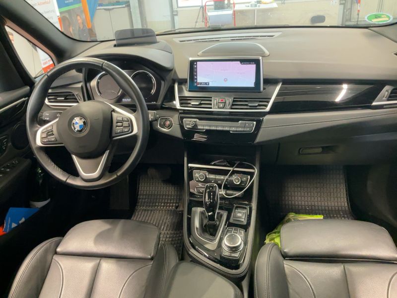 BMW 2er 220d Gran Tourer xDrive Sport Line 2022 – снимка 17