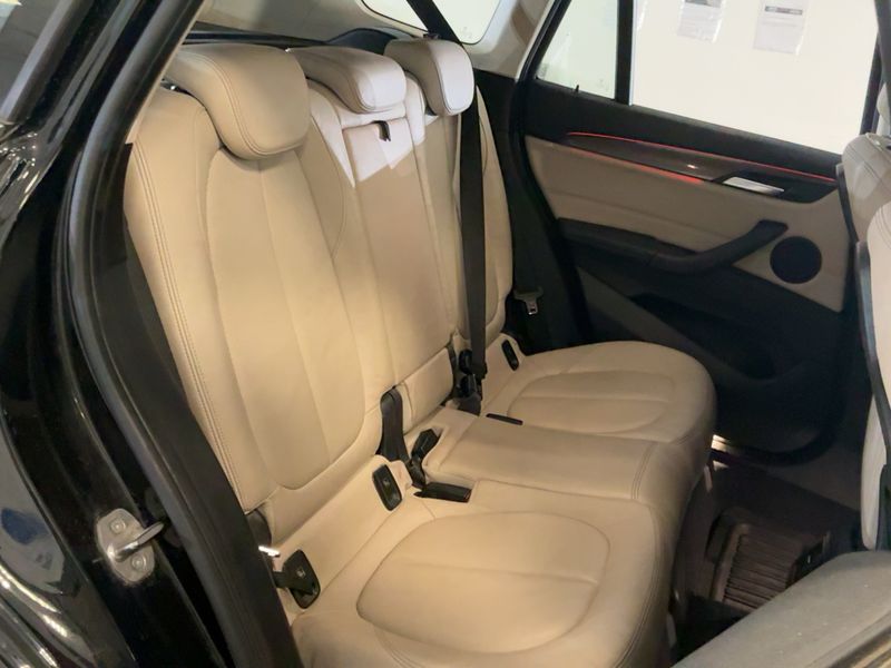 BMW X1 xDrive 18d xLine 2016 – снимка 19