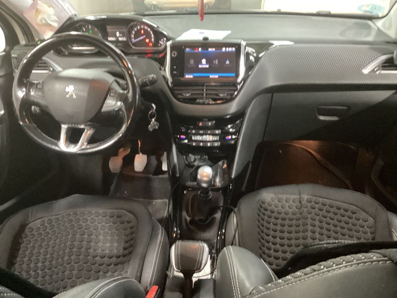 Peugeot 2008 1.6 Blue-HDi Allure 2017 – снимка 17