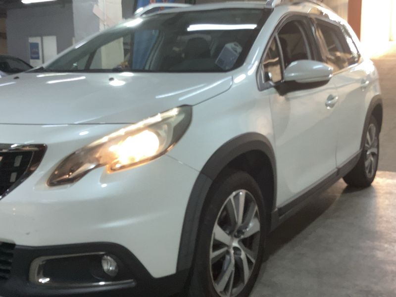 Peugeot 2008 1.6 Blue-HDi Allure 2017 – снимка 2