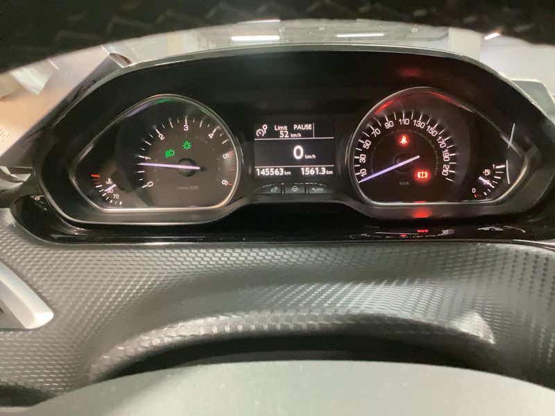 Peugeot 2008 1.6 Blue-HDi Allure 2017 – снимка 18