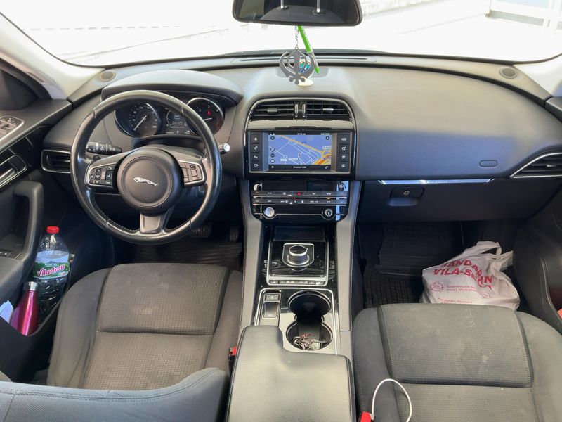 Jaguar F-Pace 20d Pure AWD 2016 – снимка 17