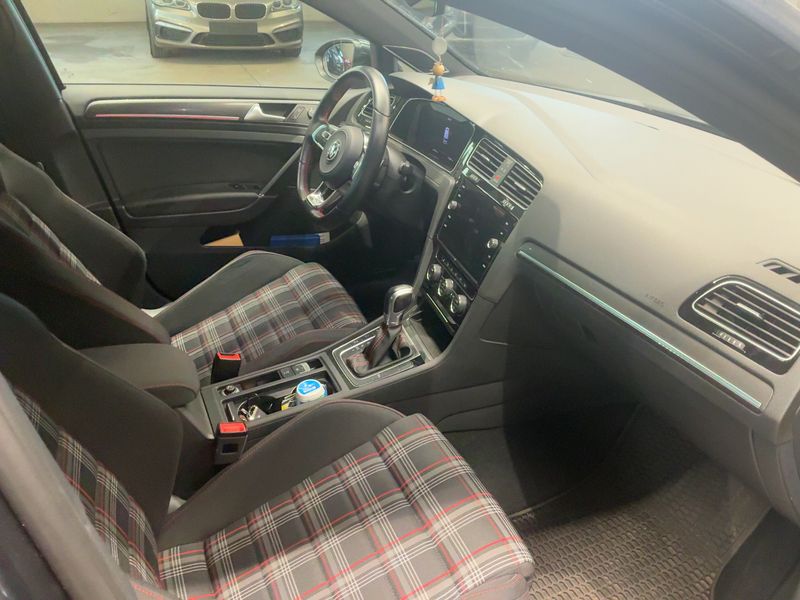 Volkswagen Golf VII 2.0 TSI GTI Performance BlueMotion Tech 2017 – снимка 17