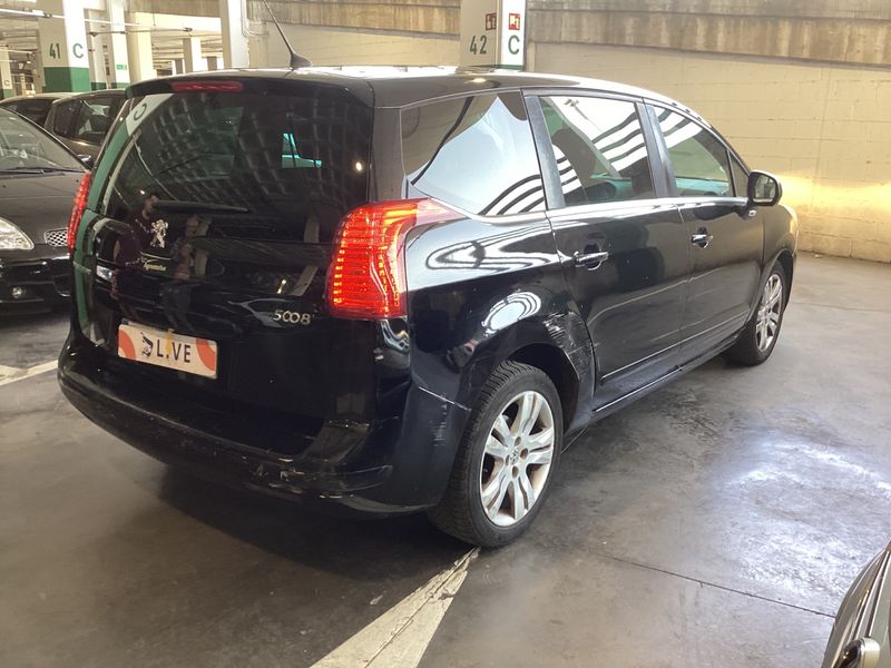 Peugeot 5008 1.6 HDi Premium 2009 – снимка 2