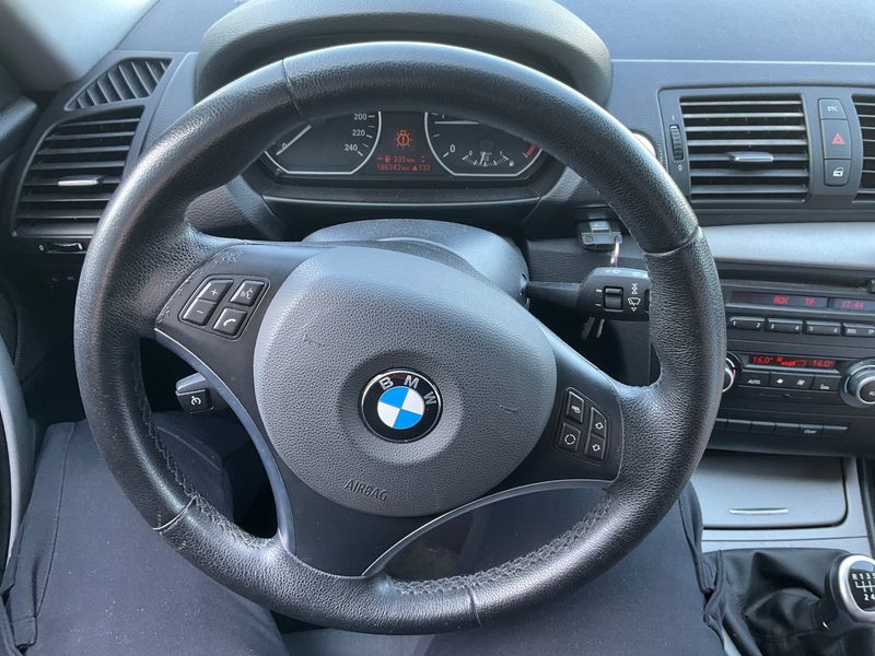 BMW 1er 118d 2010 – снимка 23