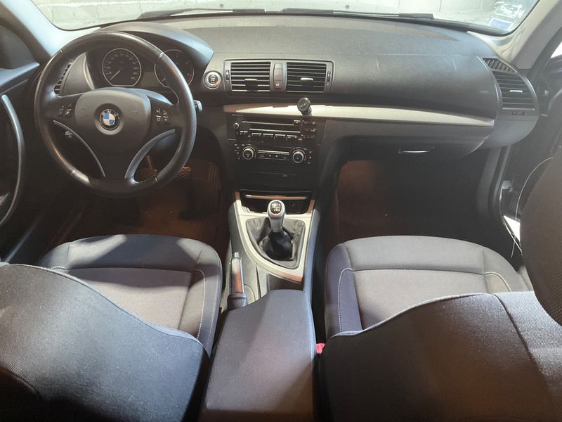 BMW 1er 118d 2010 – снимка 17