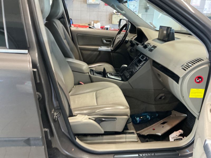 Volvo XC90 2.4 D5 Kinetic 2005 – снимка 3