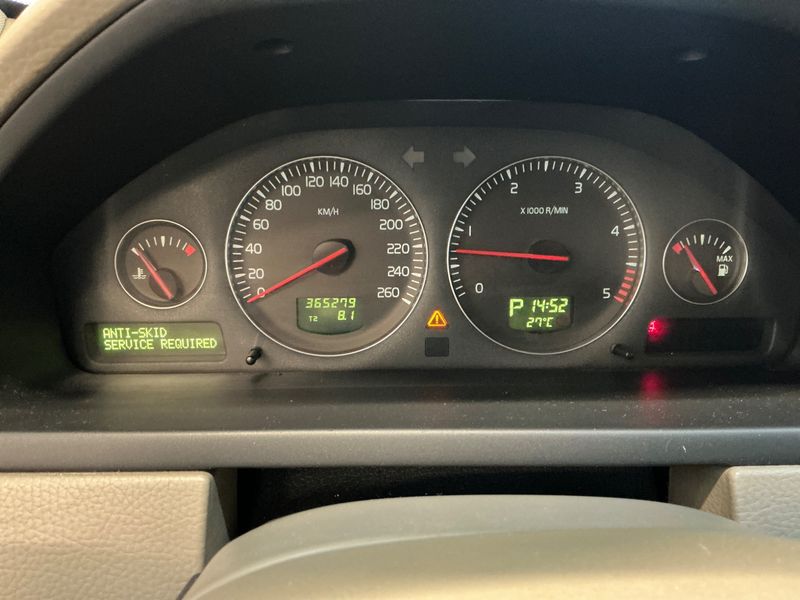 Volvo XC90 2.4 D5 Kinetic 2005 – снимка 4
