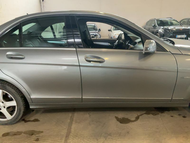 Mercedes-Benz C-Klasse C 220 CDI BlueEfficiency Avantgarde 2010 – снимка 10