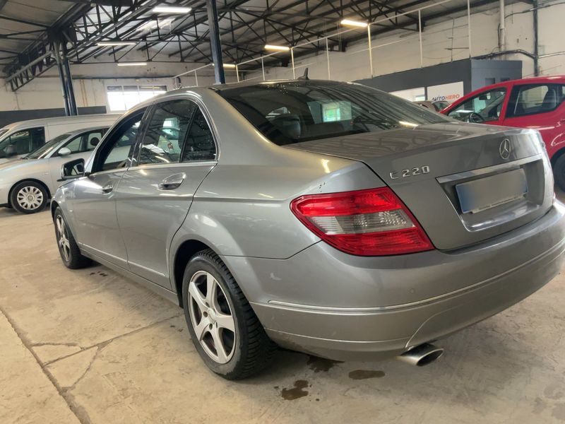 Mercedes-Benz C-Klasse C 220 CDI BlueEfficiency Avantgarde 2010 – снимка 6