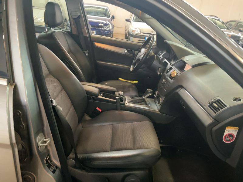 Mercedes-Benz C-Klasse C 220 CDI BlueEfficiency Avantgarde 2010 – снимка 16
