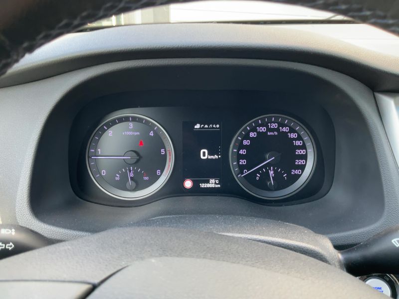 Hyundai Tucson 2.0 CRDi Style 4WD 2016 – снимка 18