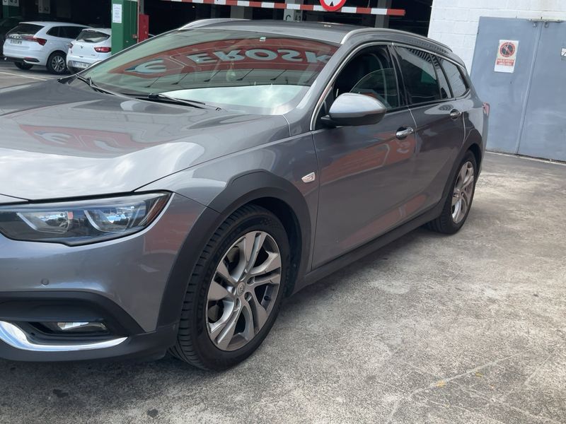 Opel Insignia Country Tourer 1.6 SIDI Turbo 2019 – снимка 2