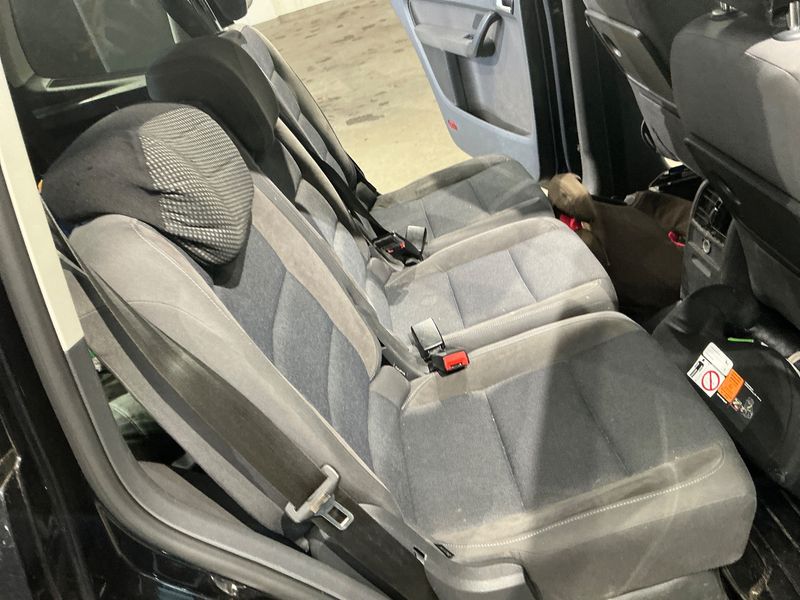 Volkswagen Touran 1.6 TDI Style BlueMotion Tech 2012 – снимка 39