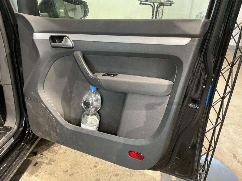Volkswagen Touran 1.6 TDI Style BlueMotion Tech 2012 – снимка 28