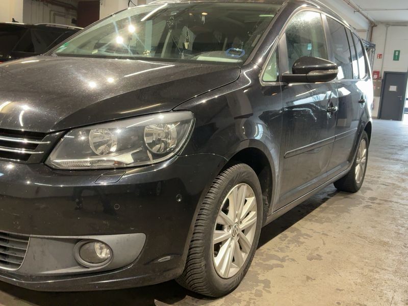 Volkswagen Touran 1.6 TDI Style BlueMotion Tech 2012 – снимка 2