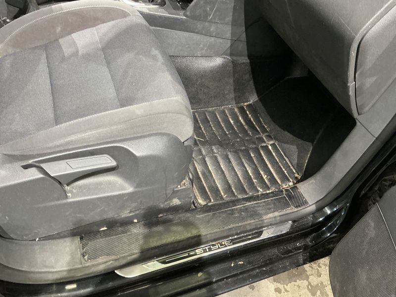 Volkswagen Touran 1.6 TDI Style BlueMotion Tech 2012 – снимка 36