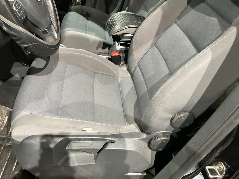 Volkswagen Touran 1.6 TDI Style BlueMotion Tech 2012 – снимка 42