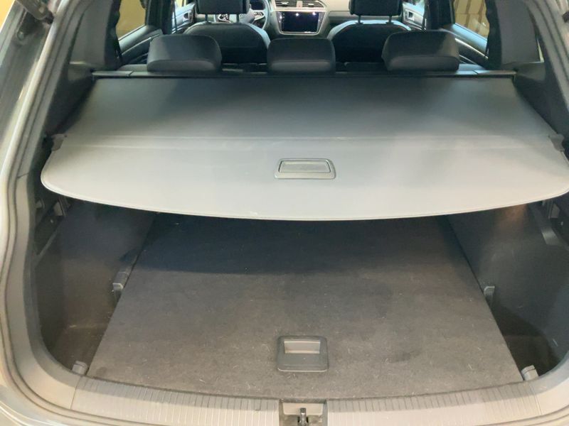 Volkswagen Tiguan Allspace 2.0 TDI R-Line 4Motion 2022 – снимка 15