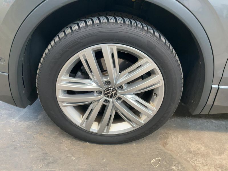 Volkswagen Tiguan Allspace 2.0 TDI R-Line 4Motion 2022 – снимка 3