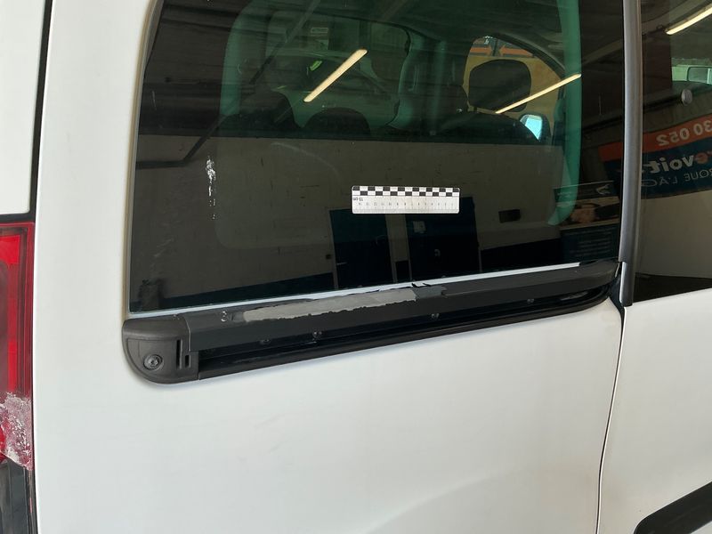 Citroen Berlingo 1.6 Blue-HDi XTR 2016 – снимка 24