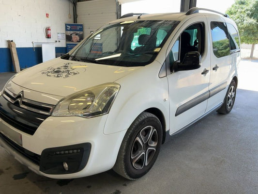 Citroen Berlingo 1.6 Blue-HDi XTR 2016 – снимка на щета 2