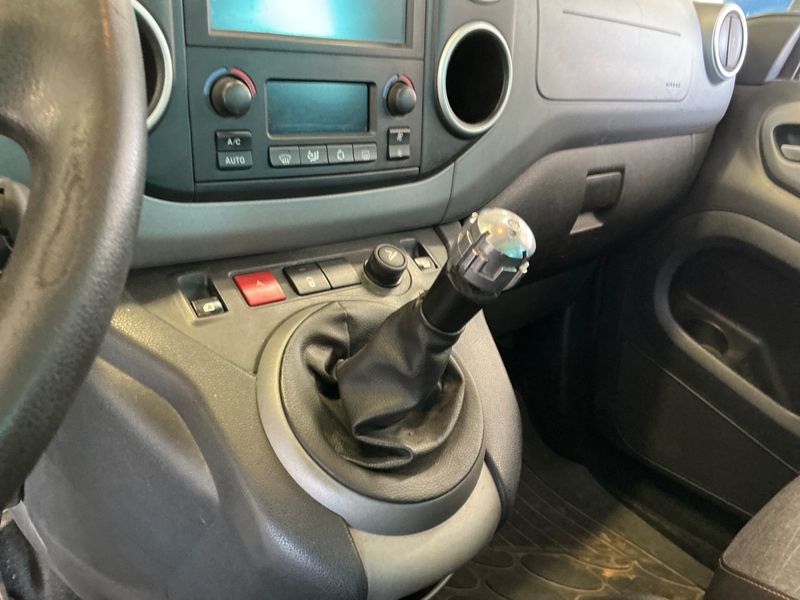 Citroen Berlingo 1.6 Blue-HDi XTR 2016 – снимка 35
