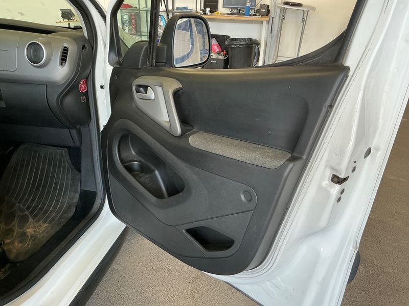 Citroen Berlingo 1.6 Blue-HDi XTR 2016 – снимка 38