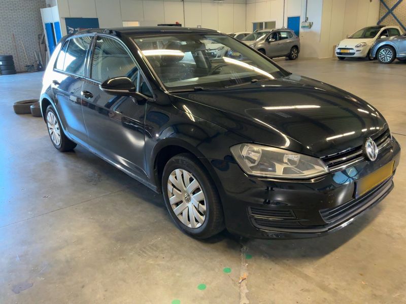 Volkswagen Golf VII 1.2 TSI Trendline BlueMotion Tech 2013 – снимка 12
